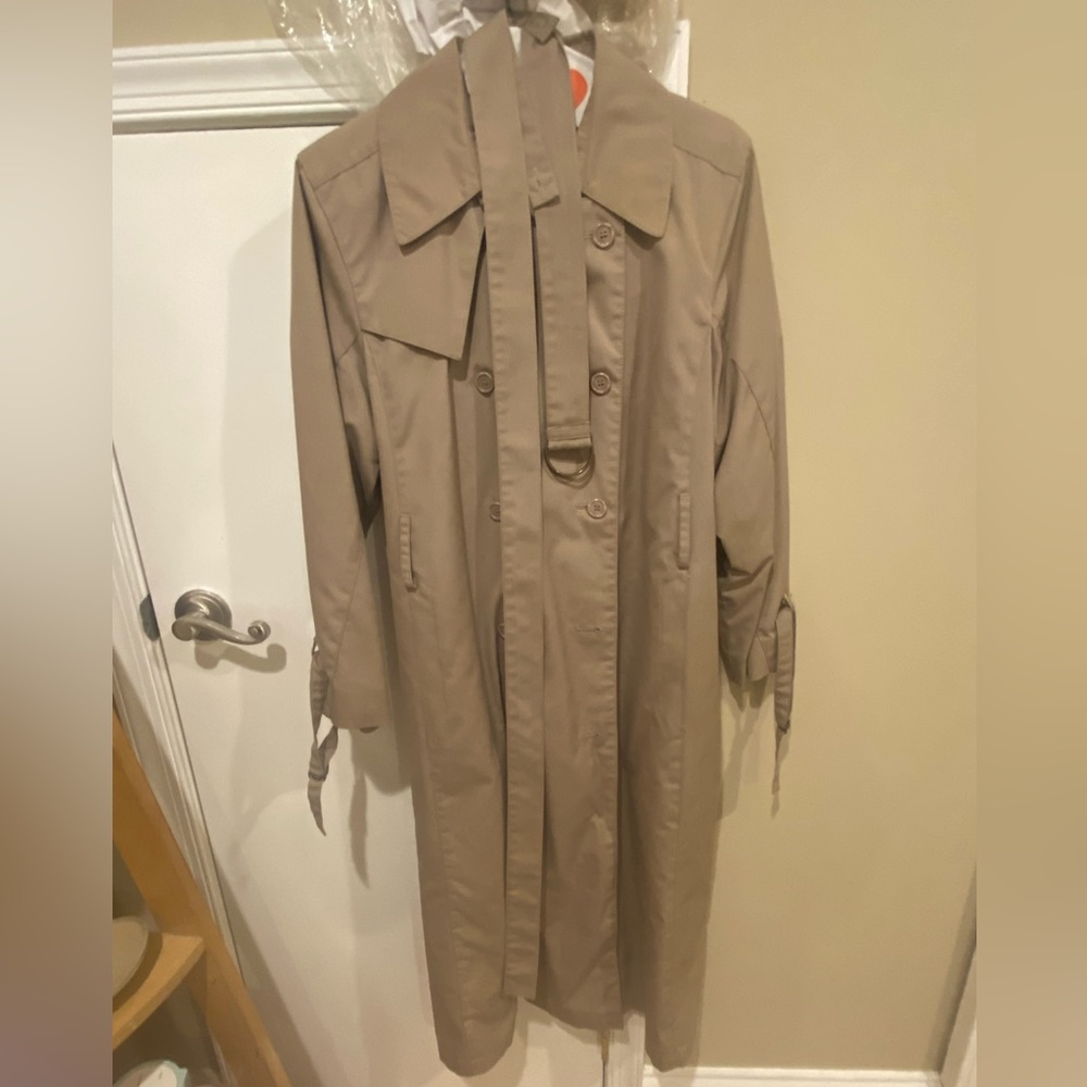 Women’s Beige Trenchcoat